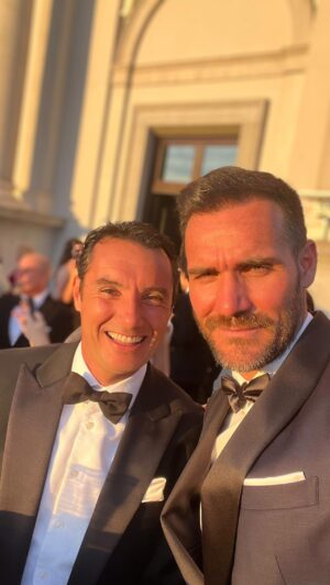 Saúl Craviotto Instagram - Gracias @larocheposay y @telva por la noche de ayer. Fue una bonita gala benéfica en apoyo al paciente oncológico donde se vivieron momentos emotivos y donde se lanzaron mensajes importantísimos para nuestra salud. 
GRACIAS y un honor ser embajador de una marca con estos valores 🙏🥰