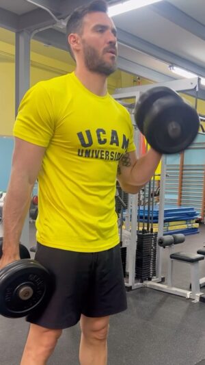 Saúl Craviotto Instagram - La competición está a la vuelta de la esquina. La próxima semana Copa del Mundo en Hungría 🇭🇺¡Vamos con “casi” todo! (Hay que dejar algo para Paris… )😉🔥

#entrenamiento #gym #competicion #paris2024 @ucam_universidad
