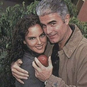 Saúl Lisazo Instagram - Tbt#hace algunos años le dije!come de esta manzana y te convertirás en REINA!😂🤣🤣 @Katedelcastillo