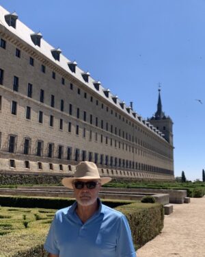 Saúl Lisazo Instagram - Paseando por El Escorial!