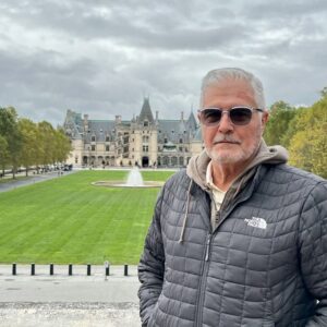 Saúl Lisazo Instagram - #Biltmore,Asheville,NC,paseando…