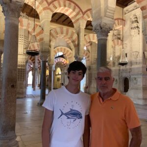 Saúl Lisazo Instagram - Con el chiquitín,en la mezquita de Córdoba!