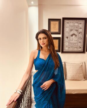 Sauraseni Maitra Instagram - इन आँखों की मस्ती 💙

Thank you for the wonderful wonderful evening @abhijitpl2 
#blueisthewarmestcolor