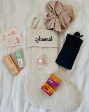 Savannah Jayde Instagram - My favorite time of the year and my favorite gifts to give 🌟 here’s what everyone is getting this year ~
Clio (1.5) - a yellow toothbrush, cozy hat, little board book, “magic” disappearing milk bottles for her babies, hand knit bird finger puppet, butterfly wings and fruit snacks. 
Miles (4.5) - Dinosaur book, electric penguin toothbrush, yoto cards, tape dispenser, deep sea creatures, sunglasses, drum sticks, hand knit alligator finger puppet and fruit snacks. 
Carman - trucker hat, mouth tape, tallow soap, travel le labo, wool socks, @moonjuice and @tryarmra packets. 
Savannah - (I did own stocking this year 🫣) film, oversized silk scrunchie, sunnies, @thefullestco, and two ceramide serums. 

Mostly from local shops! Our favorite toy spots online are always: @shopmercimilo, @dotterstore, @bellalunatoys.