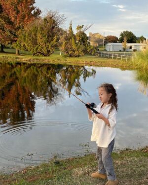 Savannah Jayde Instagram - This Thanksgiving, we are thanking Jesus for His grace during the ever challenging but all the more beautiful season of parenthood. We hope you were able to pause from the busyness of life to reflect on His goodness and enjoy a meal with the ones you love today! ✨ I am filled to the brim with gratitude.