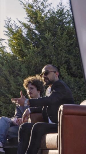 Savaş Satış Instagram - Geçtiğimiz pazar günü, Eskişehir Anadolu Üniversitesi @auiletisimkulubu ‘ nün düzenlemiş olduğu 16. Medya Günleri etkinliği kapsamında biraz söyleştik. Harika bir organizasyon olduğunu belirtmek isterim. Dilimiz döndüğünce sektörel tecrübelerimizi, genç medyacı adaylarına aktarmaya çalıştık.  Emeği geçen kulüp üyelerini tebrik ederim. Keyifli ve verimli bir organizasyon oldu. Tekrar görüşmek üzere.💫 @anadoluuniv Basın Danışmanı: @handekaramanogullar Kamera: @mertcancakirr