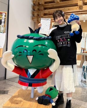 Sayaka Senbongi Instagram - 昨日は久しぶりのマチアソビでした！！

ダンジョン飯で行かせてもらいましたよ〜！！
美味しいものを本当にたくさん食べさせてもらってダンジョン"飯"らしい徳島での時間でした🤤最高でした🤤

そしてトークショーと上映会来てくださった方々ありがとうございました！！皆様引き続きTVアニメダンジョン飯をよろしくお願いいたします😊🙌

次はKPF✈️！！