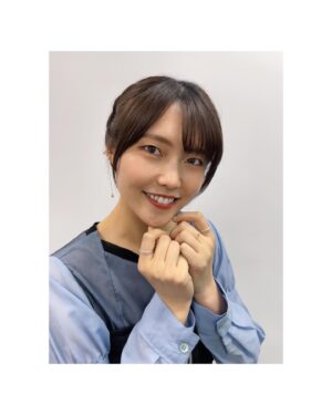 Sayaka Senbongi Instagram - 本日はダンジョン飯の先行上映会の舞台挨拶でした！
たくさんの方に来ていただけて感謝です🥺
先行上映会は12月8日より始まって3週間限定！
是非期間内に劇場に足を運んでいただけると嬉しいです🥹

アニメは一月より放送スタートです！！