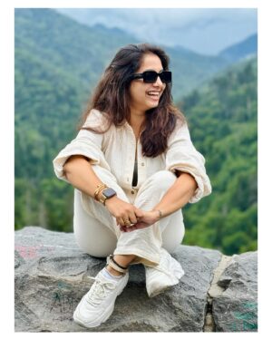 Sayali Sanjeev Instagram - Smoky Mountains National Park 🏞️ ❤️
•
•
•
#usa #smokymountains #smokymountainsnationalpark #nature #love #happyme