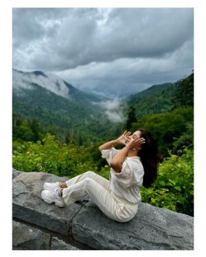 Sayali Sanjeev Instagram - Smoky Mountains National Park 🏞️ ❤️
•
•
•
#usa #smokymountains #smokymountainsnationalpark #nature #love #happyme