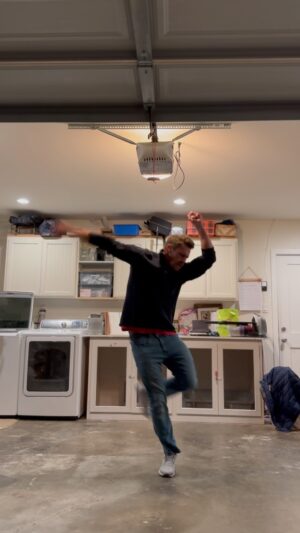 Scott Clifton Instagram - Was reorganizing in the garage… then things got a little weird. #idontdance