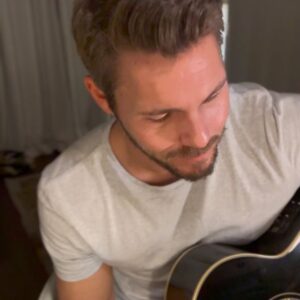 Scott Clifton Instagram - Wrote a song. Kind of like it. (Wish I didn’t have to be the one to sing it.) Enjoy #CigaretteBreak