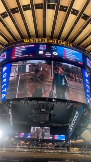 Scott Derrickson Instagram - Repost from @madeleinemcgraw
•
Omg!! What just happened @thegarden @nyrangers Thank you so much for having us!! #bucketlist @masonthamesofficial @theblackphonemovie @blumhouse @universal @scottderrickson @itsjasonblum #thegarden #nyrangers