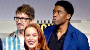 Scott Derrickson Instagram - Me and the Black Panther, 2016.

When Ryan Coogler first introduced the cast of Black Panther at ComicCon in 2016, I was on the floor in the dark watching, crying, knowing that I was witnessing cinema history. I felt such hope. To lose Chadwick Boseman now, in these times, is just unspeakably sad.