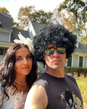 Scott Foley Instagram - @themeanchick and I. Rockin it. #happyhalloween