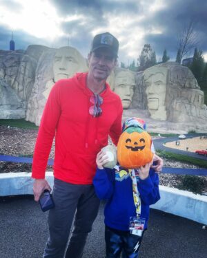 Scott Foley Instagram - Big birthday weekend!  Our youngest is 8 and we did it up!!! @legoland.newyork , homemade birthday cake #amongus , feeding some farm animals and a family dinner to wrap it up!! Only thing left to do…#thanksgivingshopping !!!