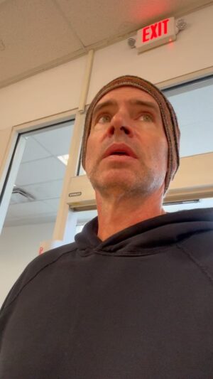 Scott Foley Instagram - Foul mouth alert. It just happened. Sorry. #thanksgivingshopping