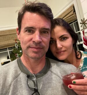 Scott Foley Instagram - Me and my girl. Happy Merry to all