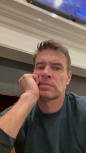 Scott Foley Instagram - It's not so much "I told you so", but it's damn close. 
#Thabksgivingshopping