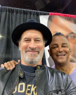 Scott Patterson Instagram - Hanging with the always cheerful @yanic_truesdale @fandemictour .🧢 Please sign up for my newsletter at SCOTTYP.COM to be notified of my upcoming personal appearances and much more 🧢 
@zscentertainment @scottgordonpatterson @scottypsbigmugcoffee @gilmoregirls 

#gilmoregirls #scottpatterson #yanictruesdale #lukedanes #lukesdiner #comiccon #fandemictour #iamallinpodcast #saw #fandemic #atlanta #StarsHollow #dragonflyinn  #fandemictour
