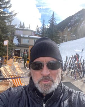 Scott Patterson Instagram - Wherever you are, whoever you’re with, I wish you a safe and Happy New Year! - xo Scott 
❄️
@scottgordonpatterson @scottypsbigmugcoffee @iamallinpodcast #gilmoregirls #happynewyear