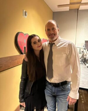 Scott Patterson Instagram - My backstage interviews from last week’s live I Am All In Podcast event guests continue! Next up, I chat with my girl, Vanessa Marano! @vanessamarano ❤️ 👏🏻 The worldwide 🌎 stream of the live stage event is TOMORROW at 1/25! Get your tickets to join in the fun with my guests @vanessamarano @keikoagena @sebastianbach , and Sally Struthers! Interviews & tickets are available at the link 🔗 in my bio 🧢 ** Watch the stream at your leisure anytime until 2/1! ** @scottgordonpatterson 
🧢 
@gilmoregirls @iheartradio @veeps @iheartpodcast @scottypsbigmugcoffee #gilmoregirls #lukedanes #vanessamarano #aprilnardini #iamallin #iheart