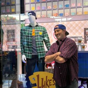 Scott Patterson Instagram - My new Linktree (in bio) ➡️ https://linktr.ee/scottgordonpatterson  allows you access to everything in my world… my “I Am All In” Podcast, Gilmore Girls news, Sullivan’s Crossing updates & streaming links, my Scotty P’s Big Mug Coffee shop, how to order the 3 Gilmore Girls coffees, my personal appearances, new music (details coming soon!), social media links, contact email, new interviews, etc. One click convenience and constantly updated. Give it a save! 
.
.
@scottgordonpatterson @scottypsbigmugcoffee @iamallinpodcast @scottpattersonmusic @sullivanscrossingctv @sullivanscrossing_cw @sullivanscrossingtv @wbtourhollywood @zscentertainment @ctv @cw 
#scottpatterson #scottgordonpatterson 
#gilmoregirls #sullivanscrossing #scottypsbigmugcoffee #iamallin #iamallinpodcast #warnerbros #warnerbrosstudiotour