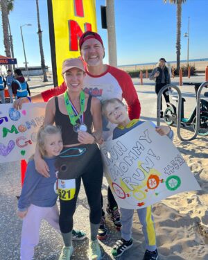 Scott Porter Instagram - Last weekend, Kelsey ran a 15k as part of prep to run a half-marathon this winter. I don’t know how she finds the time and drive with all she does, but she makes it happen. Going in she said, “I just wanna finish”…but she did WAY more. 

Not only did she finish, she was the first women to complete the race! She won the whole dang thang while our littles cheered her on. And she finished with our buddy who was the first man to cross the line!

I know I haven’t been around IG in a bit, and it’s felt pretty good TBH, but I was too proud not to share this, especially on a #WCW. ❤️ 💪