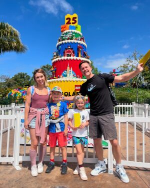 Scott Porter Instagram - Happy Birthday to the Bubba AND @legolandcalifornia! 

The park never gets old and the new builds in #DinoValley are soooo cool. Add in some old favorites like Grauman’s (the kids just went in real life, too!) and new builds like SoFi (!!!) in MiniLand, Dreamzz, Clover riding her first “big” coaster, and some Bionicle & Ninjago action and you know the whole family built an awesome day together!

Thanks #LegoLand!!! @lego