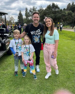 Scott Porter Instagram - The kids and I crashed the Sinnoh Tour last weekend and it was EPIC. So fun to take them to their first in-person event. Brought all our best Sinnoh plushies (and some other ‘mons hitched a ride). Explored all the biomes like the Bubbling Mire. Got a pic with Clover’s all-time fave, Cyndaquil. Caught one of McCoy’s favorite legendaries, Palkia. Partied up with old friends and met some really cool new ones. And, of course, caught all the Pokémon we could (including a SHUNDO Chattot!!!) 

Huge thanks to Niantic for having us out! We had the best time.

Can’t wait to see what’s in store for the global #PokemonGoTour event this weekend! Good luck to all the trainers out there! And of course…Let’s Go!!!

@nianticlabs @pokemongoapp @pokemon
