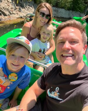 Scott Porter Instagram - Happy Birthday to the Bubba AND @legolandcalifornia! 

The park never gets old and the new builds in #DinoValley are soooo cool. Add in some old favorites like Grauman’s (the kids just went in real life, too!) and new builds like SoFi (!!!) in MiniLand, Dreamzz, Clover riding her first “big” coaster, and some Bionicle & Ninjago action and you know the whole family built an awesome day together!

Thanks #LegoLand!!! @lego