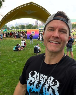 Scott Porter Instagram - Was able to join the #PokemonGOFest2024 fun in NYC yesterday and what an AWESOME experience!!! And that view.

Catching shinies is more fun like this. Hung with the community in the park experience on Randall’s Island, caught 30 shinies (the NYC City Backdrop goes HARD), raided through #CentralPark with hundreds of other trainers for the city experience, met some awesome folks like Daxi and Billy, chilled with some Pokémon pals like Snorlax…and maybe went a little too HAM in the merch shop. Oooooops.

I wish I could’ve stayed to play the rest, but had to get back. Two days left for y’all to join in on the fun with the whole @pokemongoapp community!!!

Thanks for having me, y’all! Can’t wait till next time! @nianticlabs 

#PokemonGOPartner #teaminstinct⚡