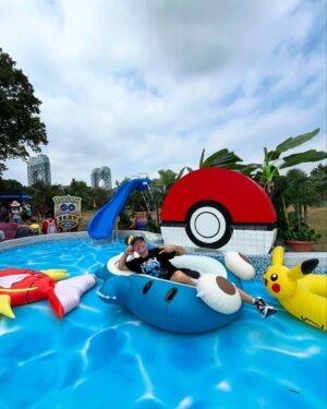 Scott Porter Instagram - Was able to join the #PokemonGOFest2024 fun in NYC yesterday and what an AWESOME experience!!! And that view.

Catching shinies is more fun like this. Hung with the community in the park experience on Randall’s Island, caught 30 shinies (the NYC City Backdrop goes HARD), raided through #CentralPark with hundreds of other trainers for the city experience, met some awesome folks like Daxi and Billy, chilled with some Pokémon pals like Snorlax…and maybe went a little too HAM in the merch shop. Oooooops.

I wish I could’ve stayed to play the rest, but had to get back. Two days left for y’all to join in on the fun with the whole @pokemongoapp community!!!

Thanks for having me, y’all! Can’t wait till next time! @nianticlabs 

#PokemonGOPartner #teaminstinct⚡