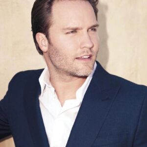 Scott Porter Instagram - Mayor Paul vibes?*

This was over 10 years ago…guess I was getting ready for this role a long, long time ago. 😂