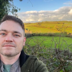 Scott Snyder Instagram - Quick trip to Ireland with J! I’m not photoshopped - it’s that beautiful here