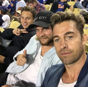 Scott Speedman Instagram - Really missed these guys….heard Baz may be back on @animalkingdomtnt tomorrow night….We shall see….