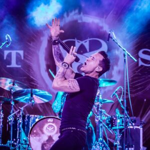 Scott Stapp Instagram - @centennialparkmidland @bootcampaign 🔥 last night in support of our veterans and their families🇺🇸 HONORED to be apart of your mission🫡 #higherpower #rocknroll #livemusic #veterans #militaryfamilies @usarmy @usnavy @usairforce @usmarinecorps @spaceforcedod @uscg 
📷 @kinseylimpfy @kgs.foto