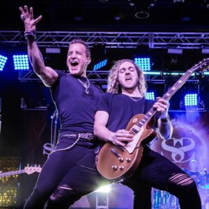 Scott Stapp Instagram - @centennialparkmidland @bootcampaign 🔥 last night in support of our veterans and their families🇺🇸 HONORED to be apart of your mission🫡 #higherpower #rocknroll #livemusic #veterans #militaryfamilies @usarmy @usnavy @usairforce @usmarinecorps @spaceforcedod @uscg 
📷 @kinseylimpfy @kgs.foto
