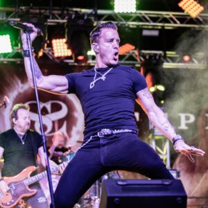 Scott Stapp Instagram - @centennialparkmidland @bootcampaign 🔥 last night in support of our veterans and their families🇺🇸 HONORED to be apart of your mission🫡 #higherpower #rocknroll #livemusic #veterans #militaryfamilies @usarmy @usnavy @usairforce @usmarinecorps @spaceforcedod @uscg 
📷 @kinseylimpfy @kgs.foto