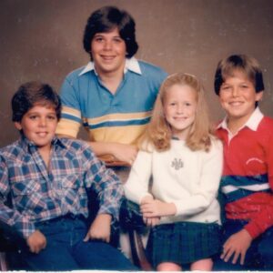 Scott Wolf Instagram - Happy #nationalsiblingday to mine. And mine. And yours. 💛💛💛