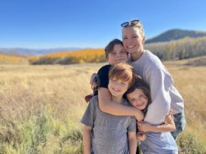 Scott Wolf Instagram - Happy Fall, Y’all! From me and these four magic people. ❤️🍂❤️🍁❤️❤️