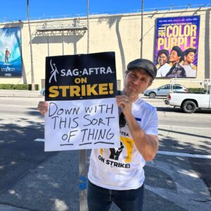Seamus Dever Instagram - We did it. Yesterday was day 118 on what was to be the last picket at Warners. Truth be told, I will miss catching up with all these wonderful writer and actor friends that I’ve met over the last 25 years out here in Tinsel Town. It was nice to feel a sense of community in our lonely profession. Congrats Neg Com! Can’t wait to read the deal points.