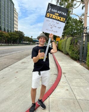 Seamus Dever Instagram - Strike Day 27. Back at the Maus Haus. Highlights include my wife’s sign that seems to appeal to a millennial vernacular, the SAG equestrian auxiliary, and me trying to do an IG live with @tomobriencoach about the strike. #WhichSideAreYouOn