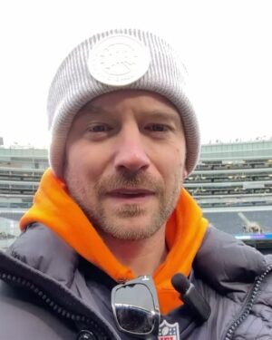 Sean Evans Instagram - @seanseaevans comin’ in HOT 🔥