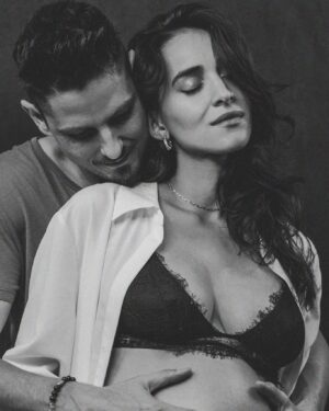 Sean Faris Instagram - I am so incredibly grateful to be on this adventure with you! Thank you for seeing me and not only supporting but also encouraging my growth. I could not possibly be the man I am today without your love and understanding.  You are a Goddess creating life.  I pray endless thanks for your presence in mine. Thank you for giving me the greatest gift I could ever receive.  Baby boy due March 22nd 2022!

Thank you @chrislabadie for these beautiful 📸

#MiAmor💜 #babyboy #Love💜 #Godislove #pachamama #ayahuasca #yogaworks #meditate #selflove