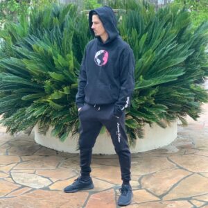 Sean Faris Instagram - 2 amazingly comfy brands that make a difference and work to affect positive change in the 🌎 . 

Thank you so much @badearthkills for the hoodie and tee that help to raise awareness about the various unhealthy chemicals in tap water. 

Also too, a big "Thank You" to  @aimedieuoriginal (Love God) I am a big fan of these joggers! For every product purchased on their site, socks will be donated to the homeless. 

#WeAreAllinThisTogether #LoveGod #WEAREONE