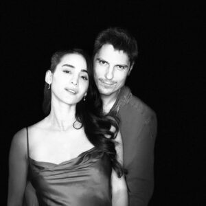 Sean Faris Instagram - Every moment of everyday you fill my heart with gratitude! I am overwhelmed with joy to witness the creation of life within you. Thank you for choosing me to journey this adventure with. You are my best friend..You are magic..You are a Goddess creating life! I love you! 

The adventure continues 03/22/2022

HUZZAH!