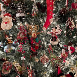 Sean Giambrone Instagram - Merry Christmas and Happy New Year to Everyone. Let there be Peace on Earth soon. Can you count how many ornaments are in the photo from my tree? #christmas2023