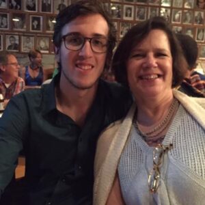 Sean Grandillo Instagram - Happy Mother’s Day to mine, to all mothers! We’re so lucky to be of you 🫶 🐓🪞🌅
