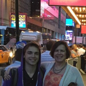 Sean Grandillo Instagram - Happy Mother’s Day to mine, to all mothers! We’re so lucky to be of you 🫶 🐓🪞🌅